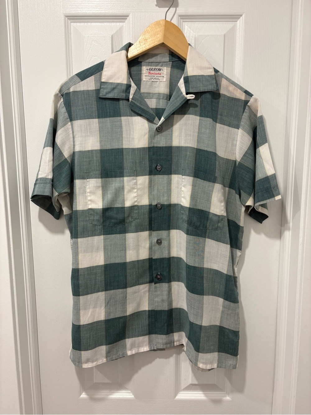 Vintage 1970s Loop Collar Shirt Arrow Short Sleeve Men’s medium Green